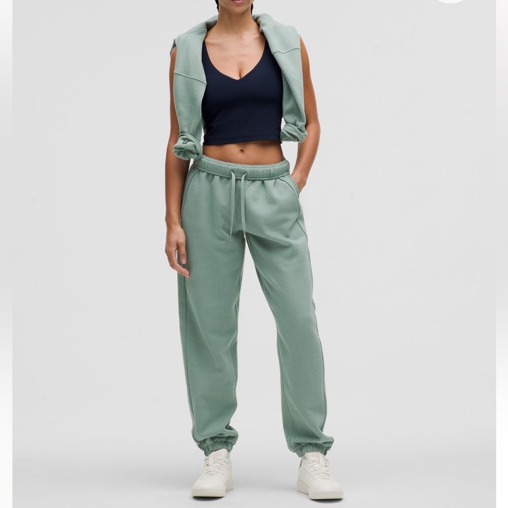 Lululemon Scuba Mid Rise Oversized Jogger Sweatpants Sz S in Crater Blue